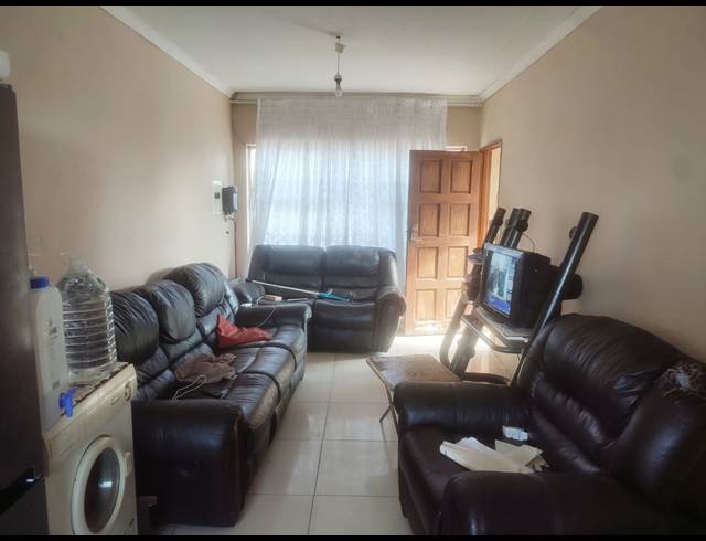 3 BEDROOM HOUSE FOR SALE IN MAHLASEDI PARK